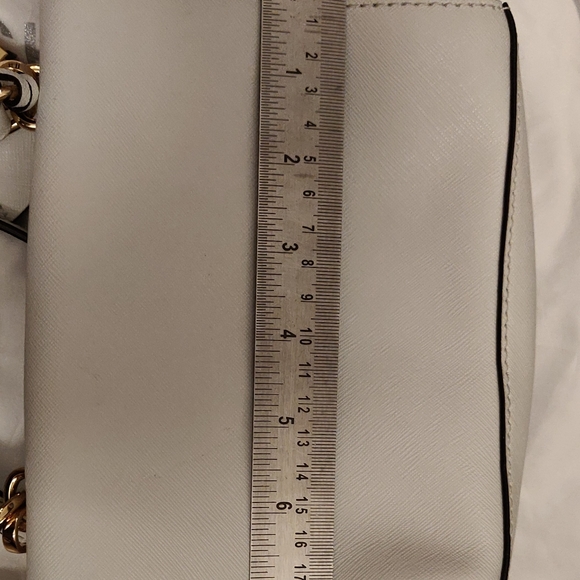 Michael Kors Small White Crossbody / Hand  Bag - Picture 2 of 13